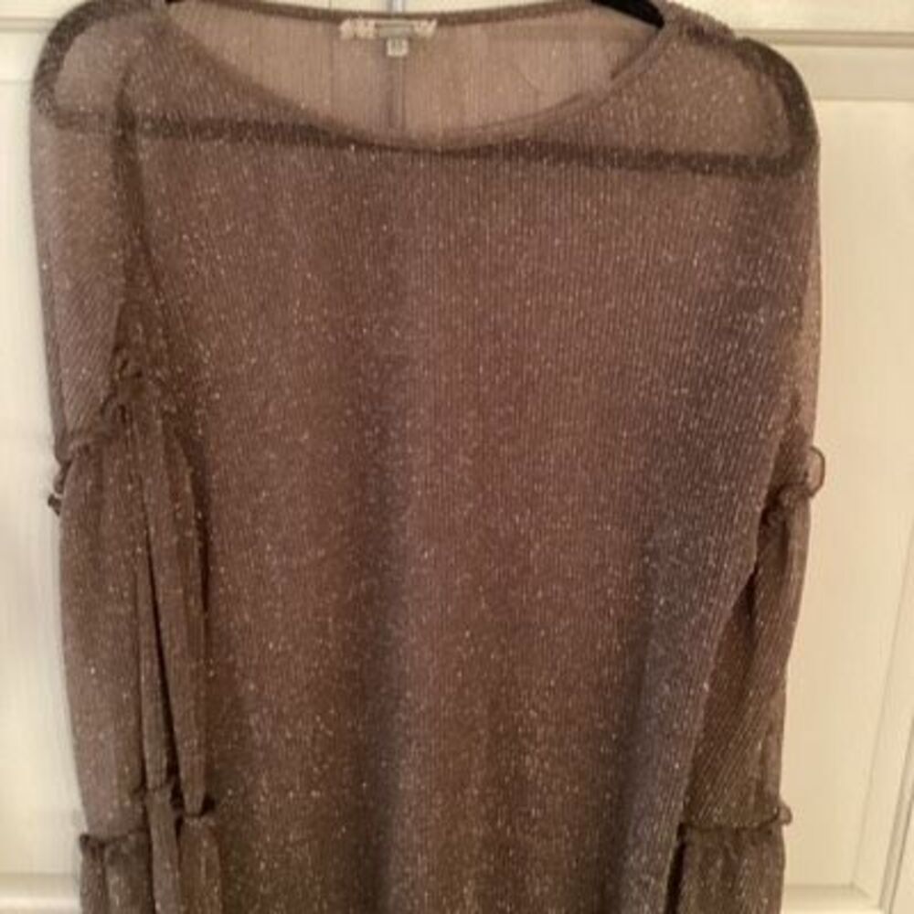 Gimmicks by BKE Buckle Sheer Ribbed Top Sz XS Oversized Bell Sleeve